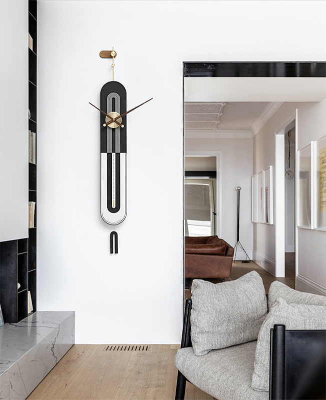 Emitdoog Orbit Clock
