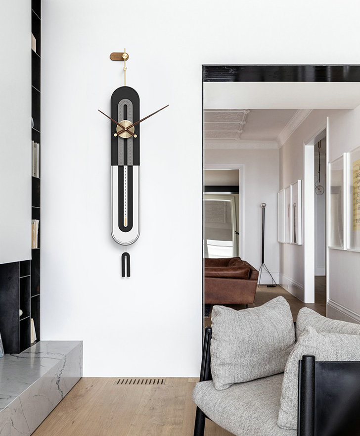 Emitdoog Orbit Clock