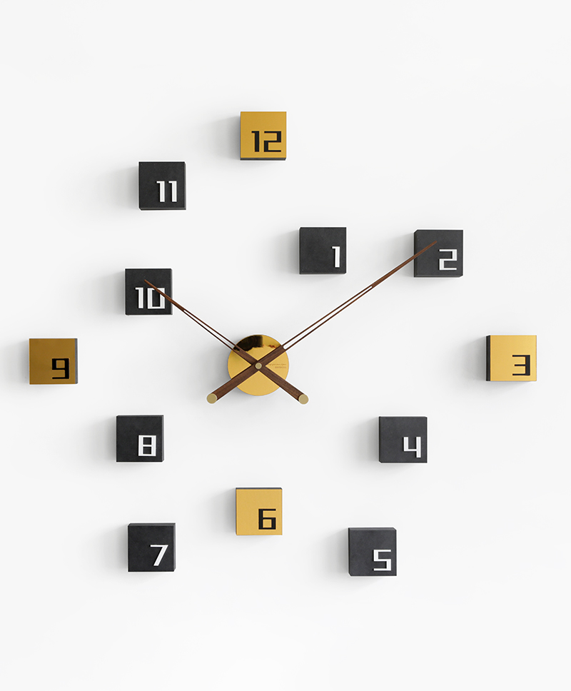 Emitdoog Bricks Clock