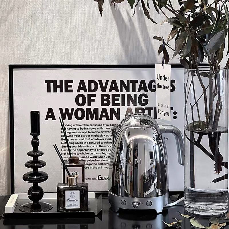 ZHXS Woman Artist Wall Art